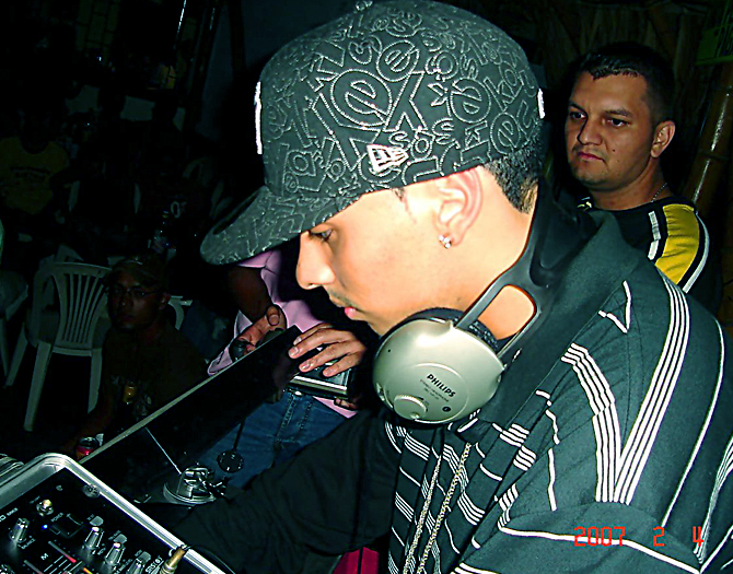 DJ Sino Velasco / 2 Am